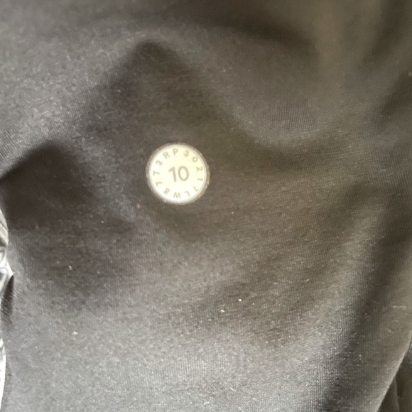 Lululemon Tennis Skirt - Size 10 - 13 1/2” long - Picture 4 of 5